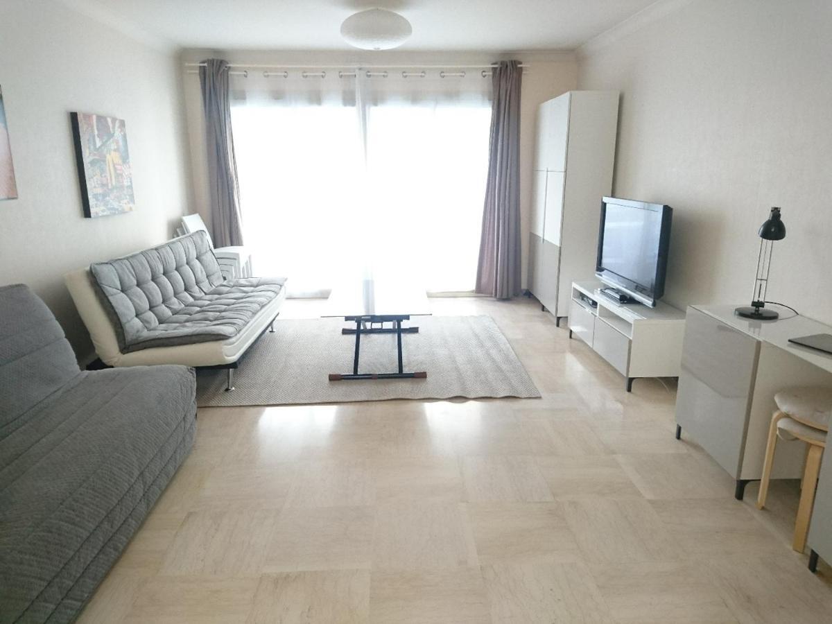 One-Bedroom Apartment Near The Beach And The Old Town Антіб Екстер'єр фото